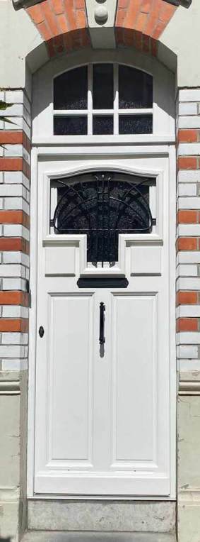 La-Madeleine (Lille) Porte à l'identique sur une maison d'architecte